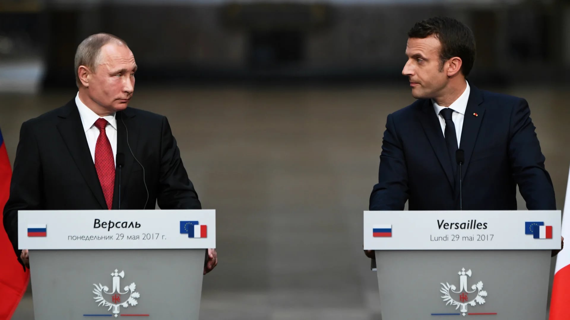 Putin y Macron se reunieron por primera tras la victoria del presidente francés en las elecciones de principios de mayo (AFP)