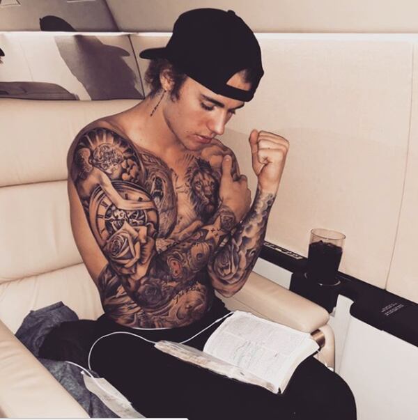 Justin Bieber dice que tiene más de 100 horas de tatuajes en su cuerpo (Foto: Instagram Justin Bieber)