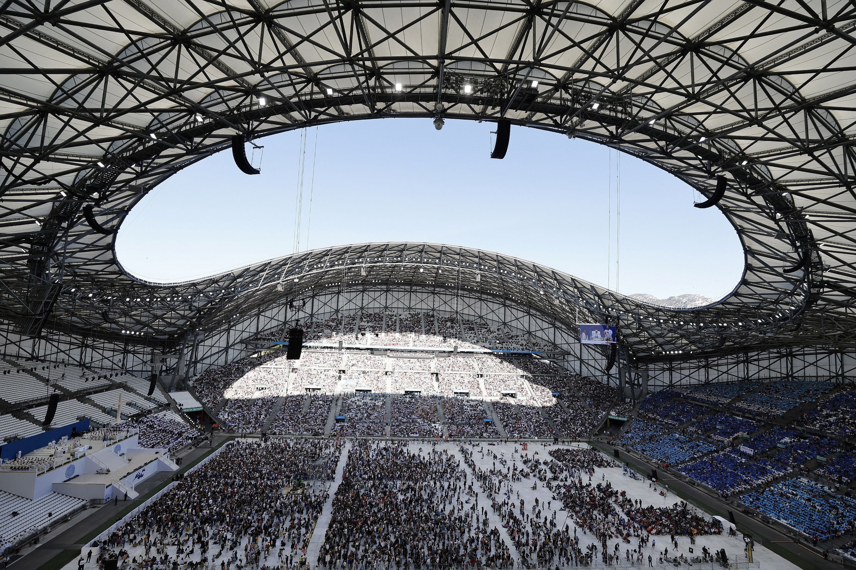 Más de 50.000 personas participaron de la misa del Papa en Marsella (Sebastien Nogier/Pool via REUTERS)