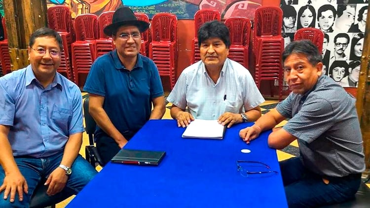Evo Morales se reunió en Buenos Aires con los precandidatos del MAS David Choquehuanca, Luis Arce Catacora y Diego Pary Rodríguez (@evoespueblo)