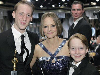 Quien Es El Padre De Los Hijos De Jodie Foster Infobae She had two sons, charlie, 20, and kit, 16, while she was with her former partner, cydney bernard (foster is now married to the photographer alexandra hedison), and she says keeping them out of the spotlight was a conscious. padre de los hijos de jodie foster