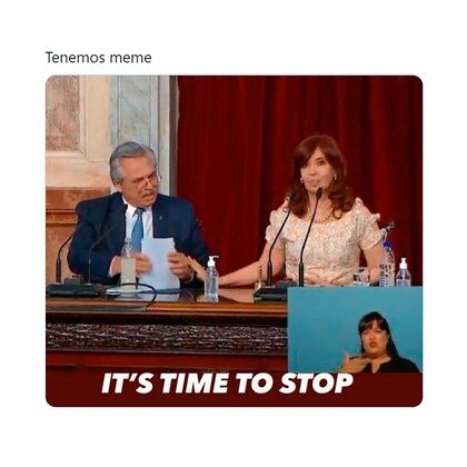 Basta, Alberto”: el gesto de Cristina Kirchner tras el cruce del Presidente  con Fernando Iglesias generó una ola de memes - Infobae