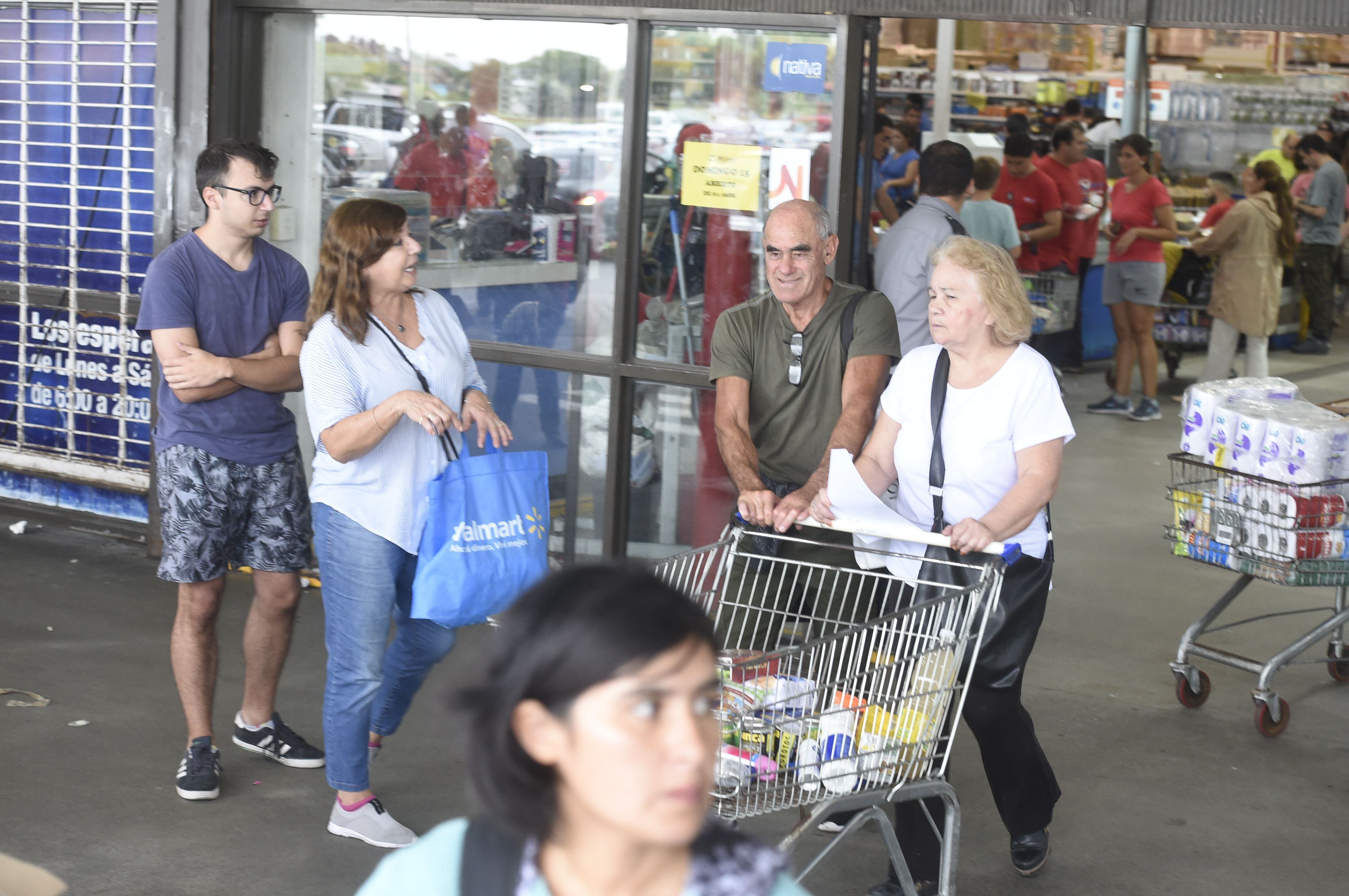 Los supermercados mayoristas advierten que no pueden vender a los precios máximos y que hay riesgo de desabastecimiento