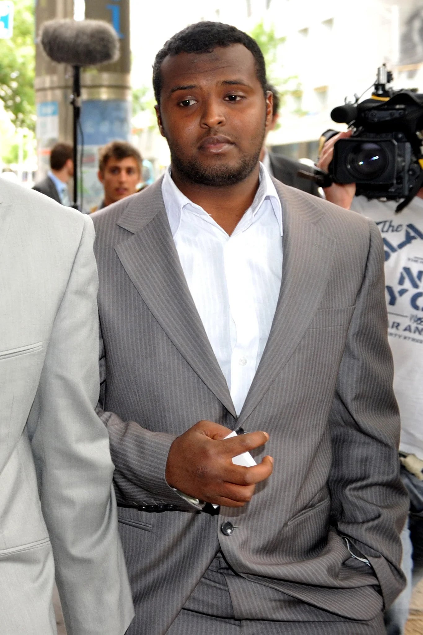 Yacqub Khayre saliendo de la corte en 2010 (Reuters)