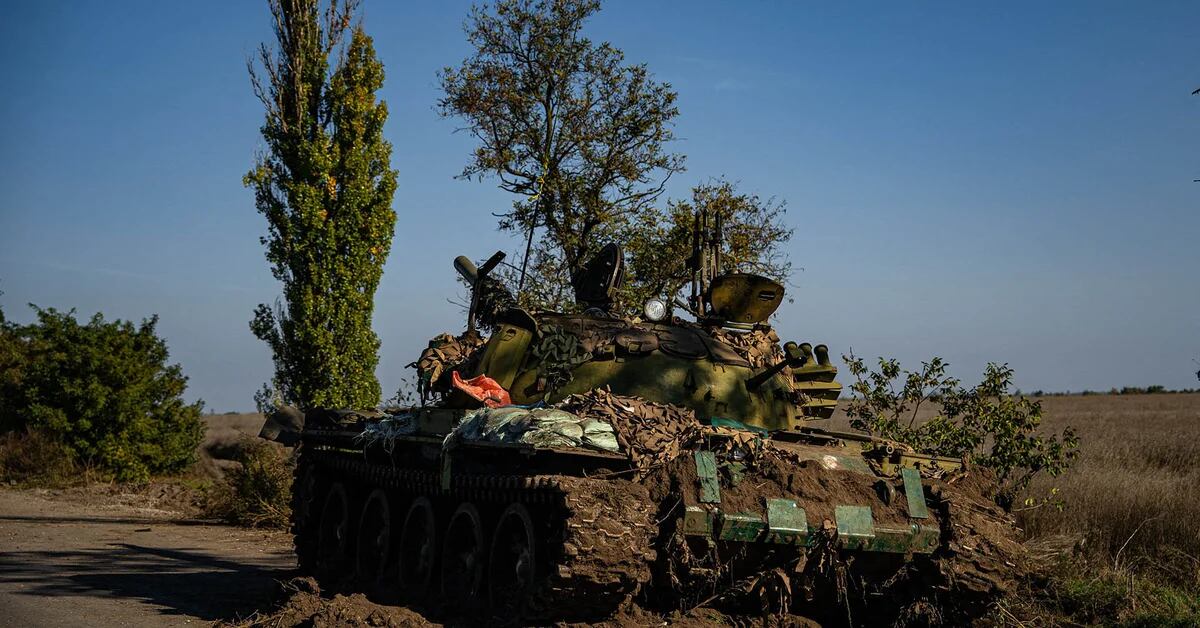 Russland schickt weiterhin mehr als 60 Jahre Panzer in die Ukraine, um die Verluste bei der Invasion auszugleichen.