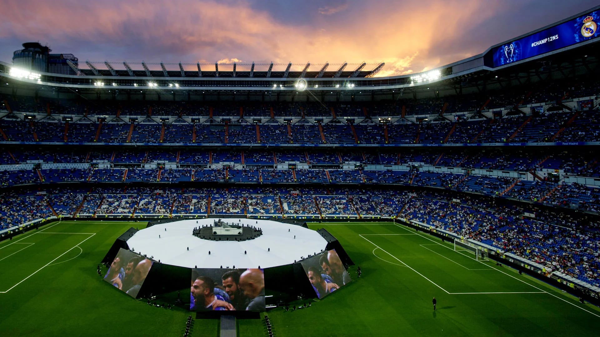 Tras los festejos en la ciudad, la celebración se mudó al Santiago Bernabéu