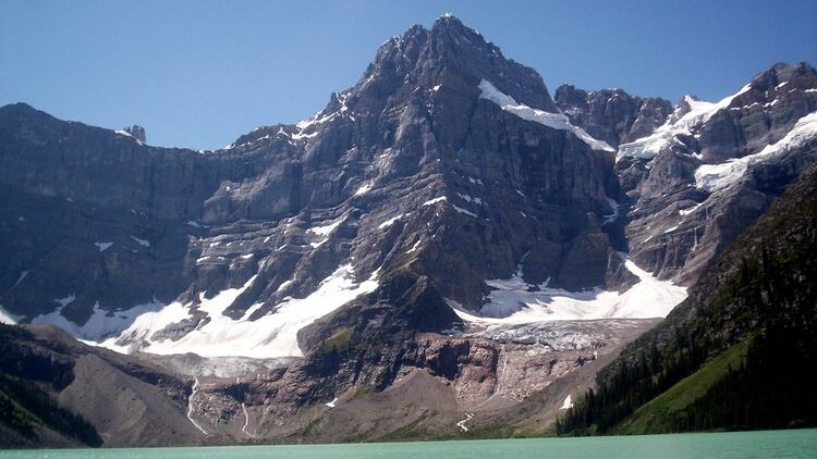 La imagen de Howse Peak, el pico al que intentaban llegar los montañistas cuando fueron sorprendidos por la avalancha