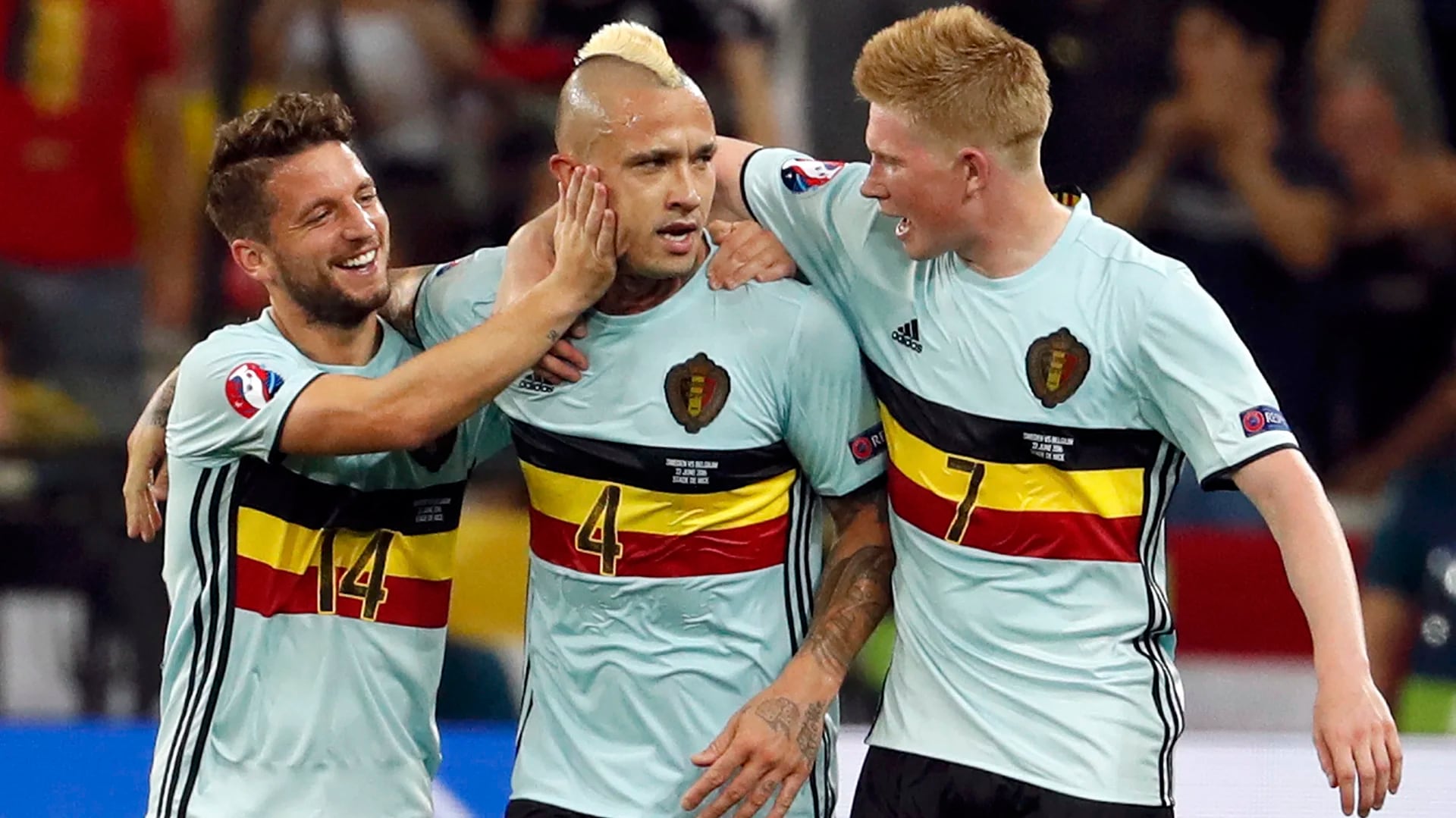 El belga Radja Nainggolan anotó el 1-0 con un espectacular gol desde afuera del área (Reuters)