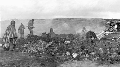 En una celebración de Nochevieja en Malvinas, a pesar de la epidemia, la DEF recogió decenas de testimonios de nuestros héroes y mantuvo vivo el recuerdo.  Foto: Eduardo Farrell.