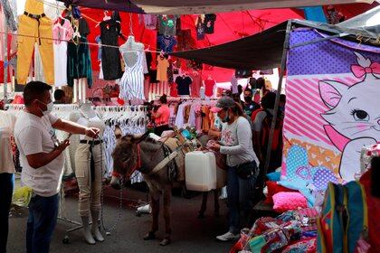 Mercados ambulantes suspenderán actividades en ciertas horas. (Foto: Reuters)