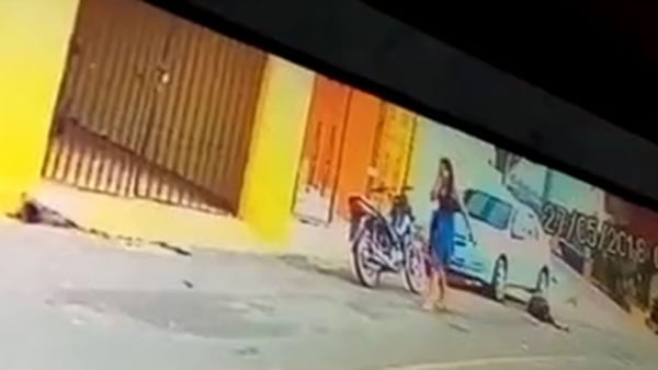 La mujer subiÃ³ a su moto luego de matar al marido. No fue muy lejos