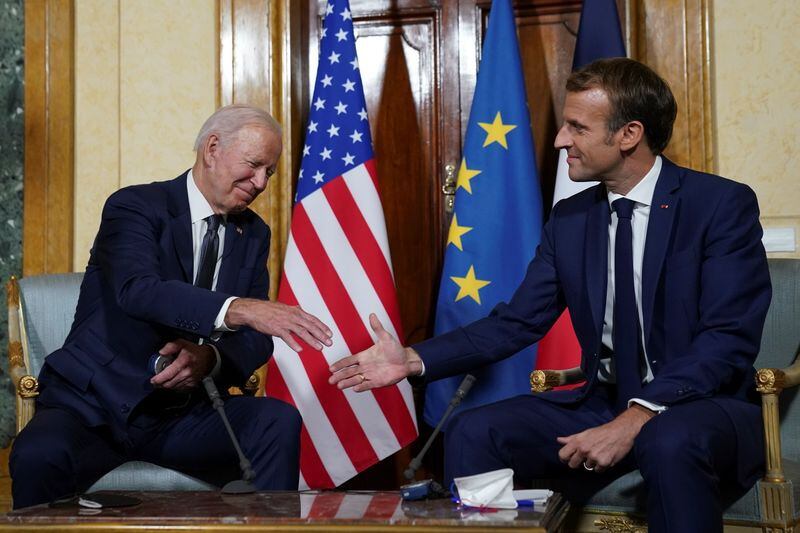 Biden y Macron conversaron previo al encuentro del presidente francés con Vladimir Putin