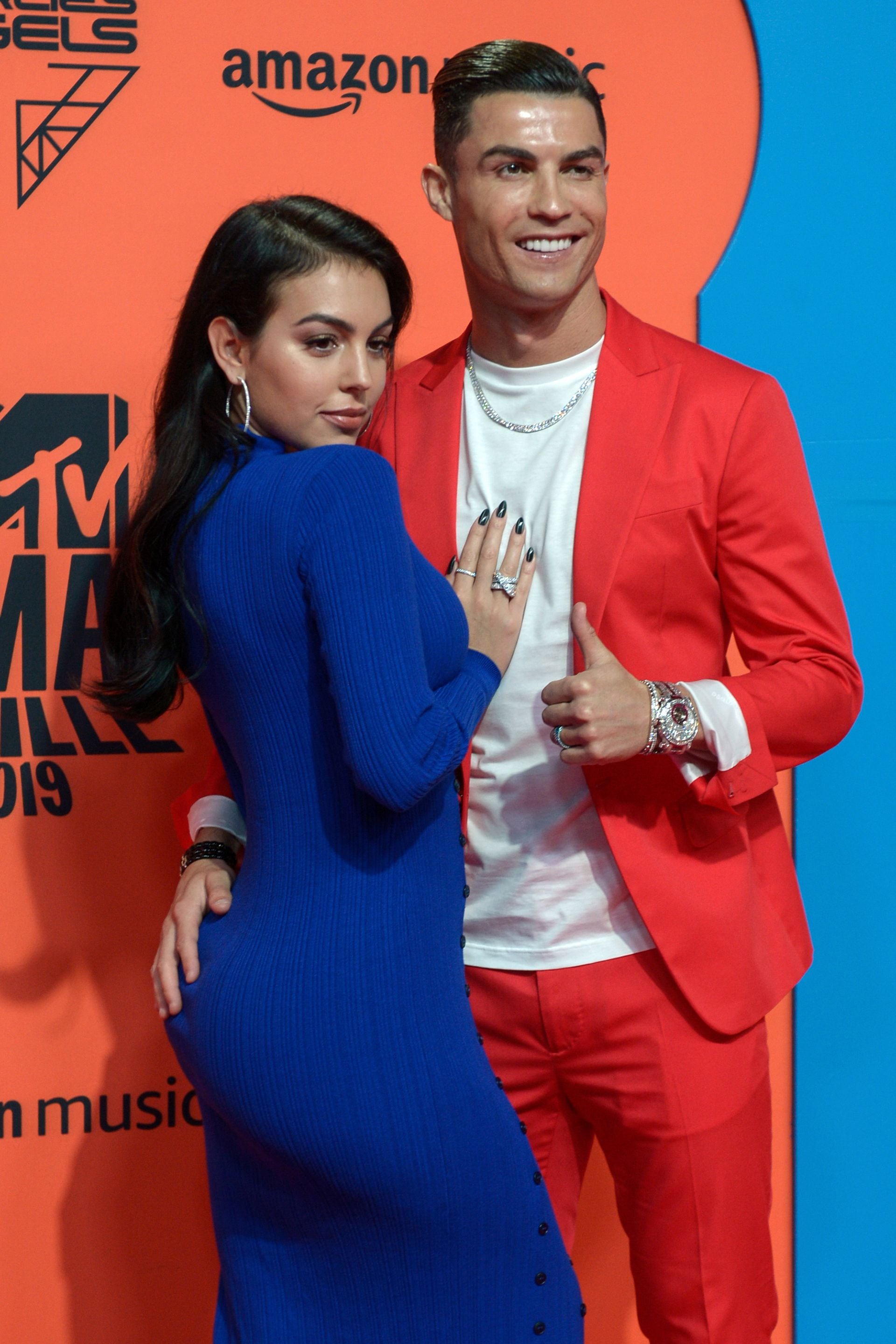 Cristiano Ronaldo, junto a su esposa Georgina Rodríguez (Foto de Cristina Quicler/ AFP)