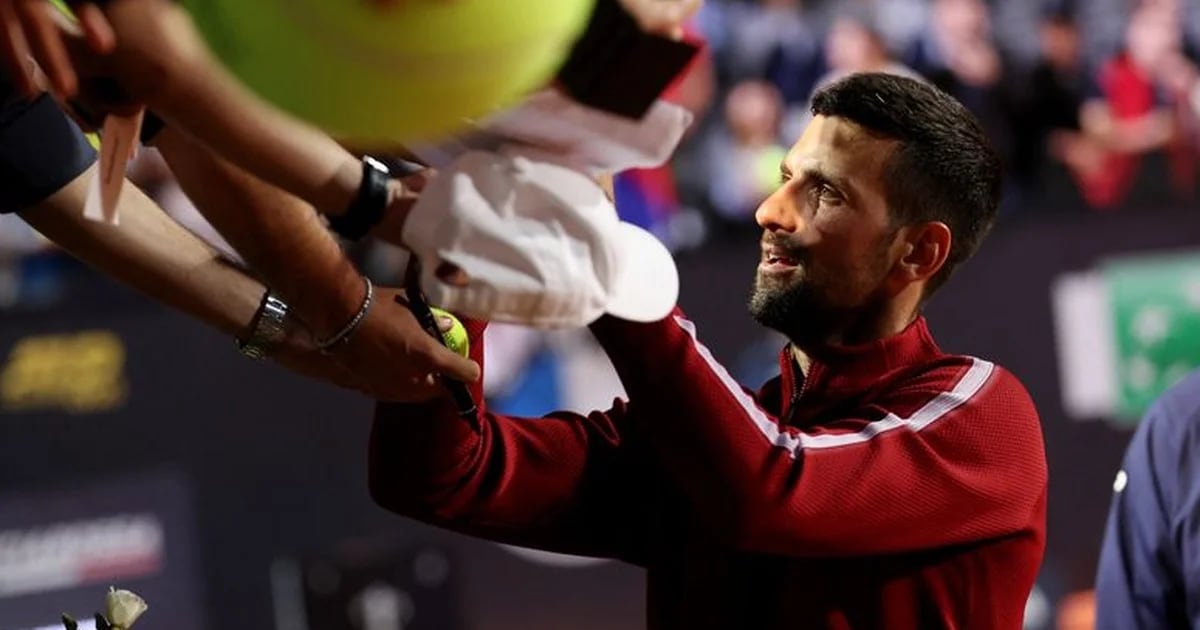 Le message de Novak Djokovic après avoir été heurté par une bouteille au Masters 1000 de Rome