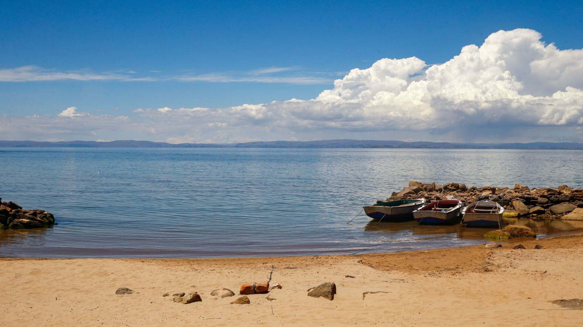 Puno - playa Collata - lago Titicaca - turismo en el Perú - Perú - 20 de mayo