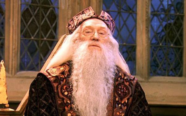 Tras la muerte de Richard Harris, fue Michael Gambon el encargado de darle vida a Albus Dumbledore
(Foto: Warner Bros)