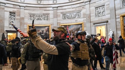 Los partidarios de Trump llegaron hasta la Rotonda del Capitolio de los EEUU el 6 de enero de 2021, en Washington, DC (Foto de Saul LOEB / AFP)