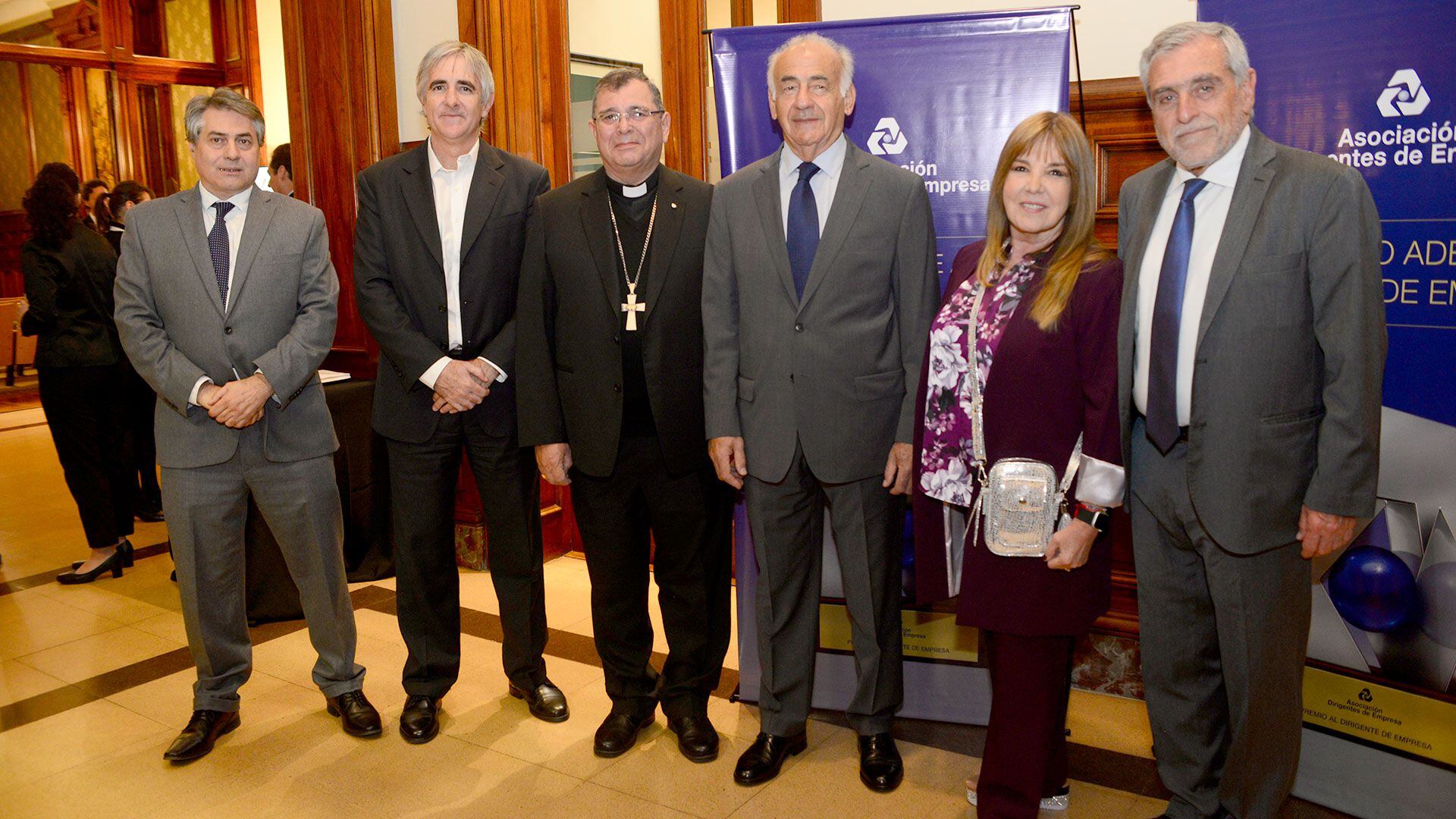 Gastón O´Donnell junto a Luciano Ojea Quintana (Cáritas); Monseñor Carlos Tissera, Aizar Antonio Assefh; Mirita del Valle y José Zuccardi
