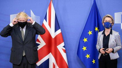 Boris Johnson y Ursula von der Leyen en Bruselas. Olivier Hoslet/Pool via REUTERS