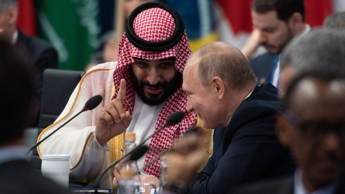El prÃ­ncipe Mohamed bin Salman junto a Vladimir Putin