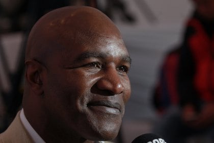 Holyfield, de 57 años, entrena para volver en combates de exhibición (EFE)