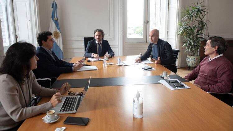 Vilma Ibarra, Eduardo De Pedro, Santiago Cafiero, Horacio Rodríguez Larreta y Fernán Quirós, esta mañana en Casa Rosada