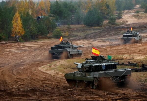 Tanques Leopard 2 españoles en Latvia (REUTERS/Ints Kalnins)