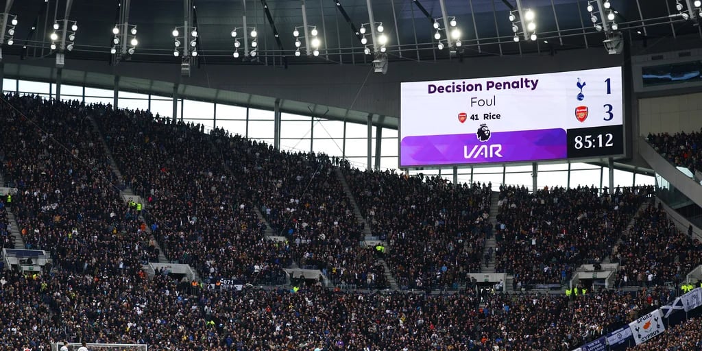 Impacto en la Premier League: los clubes realizarán una votación para eliminar el VAR la próxima temporada