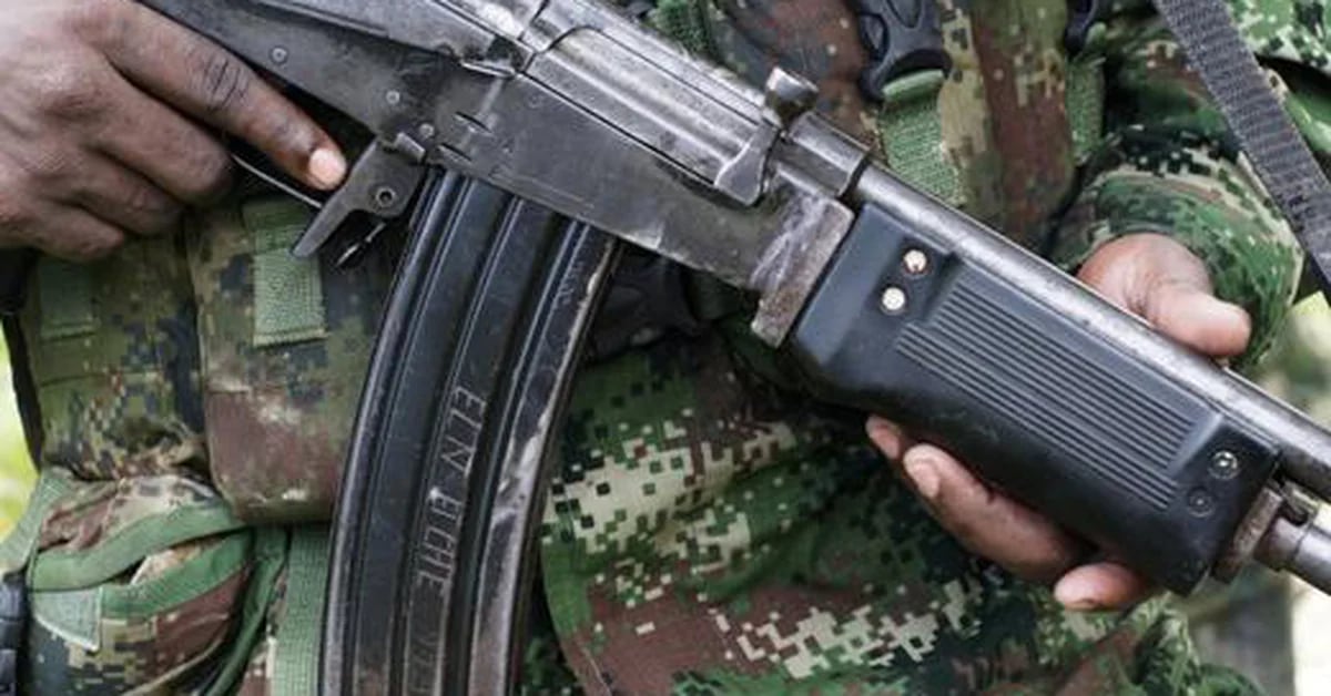 Soldiers sold weapons to Farc dissidents: this is revealed by the prosecution’s investigation