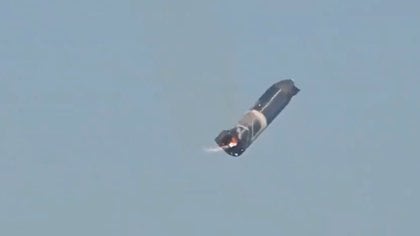 SpaceX busca que sus cohetes Starship interricen sin motor en posición vertical