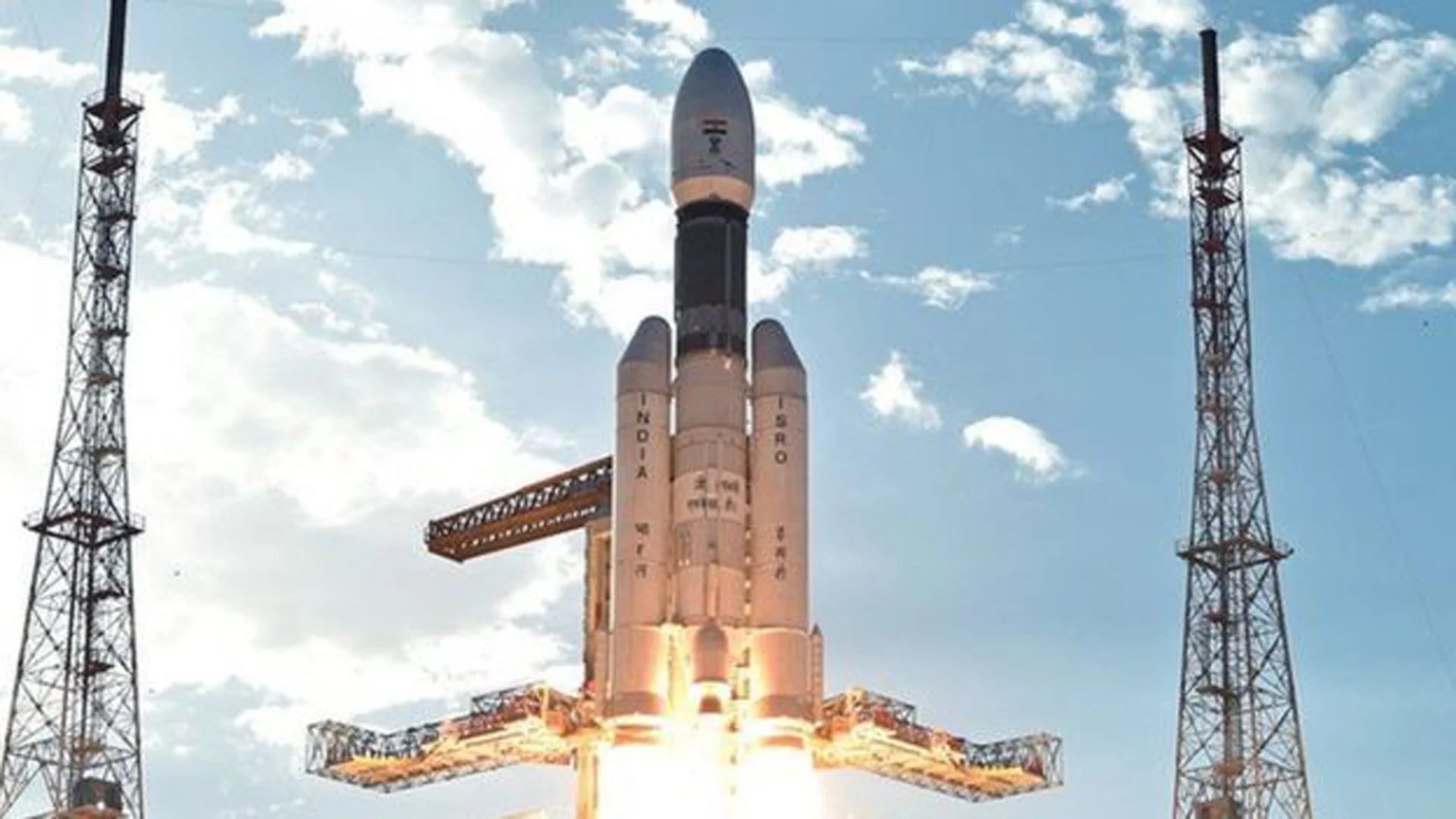El cohete indio pesa más de 640 toneladas y mide 43 metros de largo