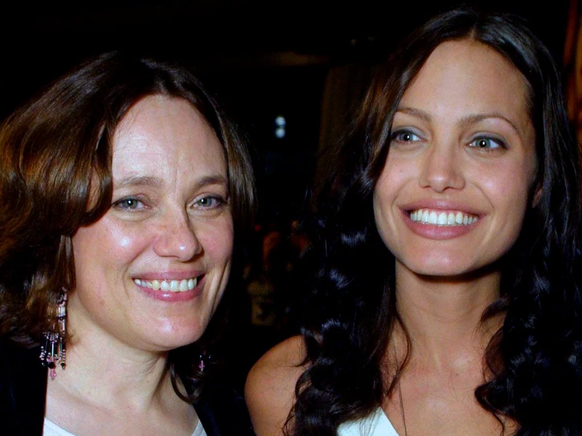 Las conmovedoras palabras de Angelina Jolie sobre la muerte de su madre  Marcheline Bertrand - Infobae