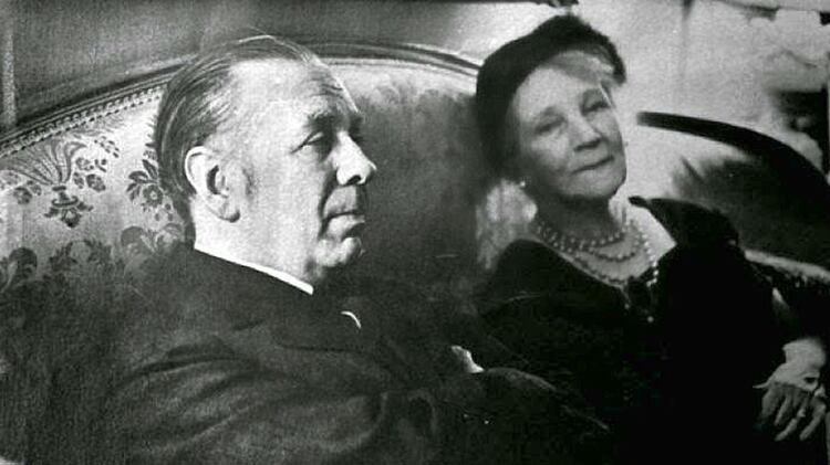Jorge Luis Borges y su madre, Leonor Acevedo
