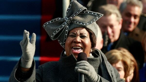 FILE PHOTO – Aretha Franklin sings during the inauguration ceremony for President-elect Barack Obama in Washington, January 20, 2009. REUTERS/Jason Reed/File Photo