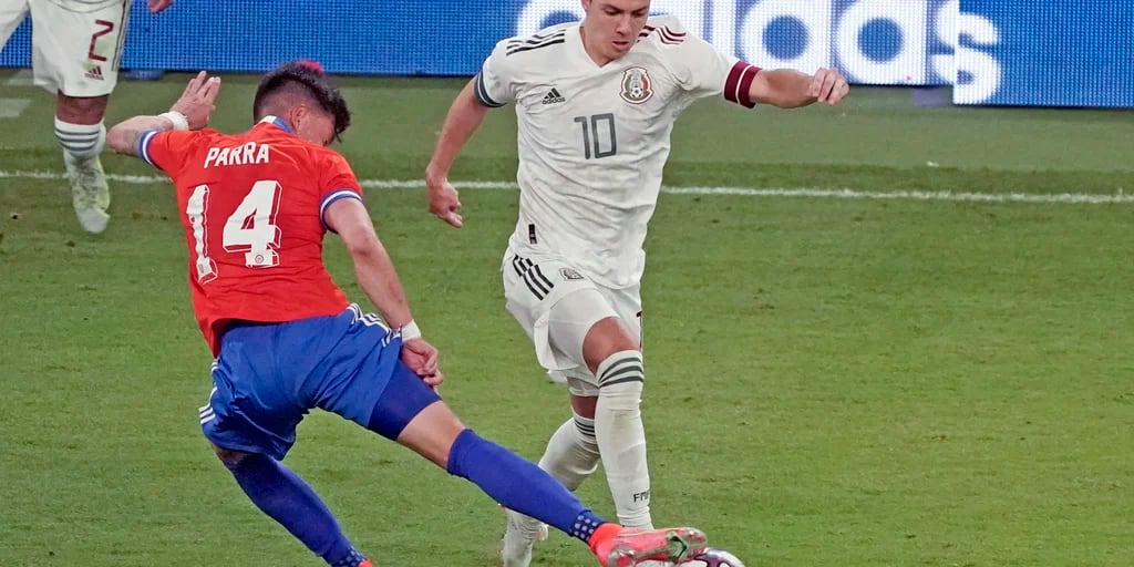 La razón por la que México no utilizó el nuevo escudo en el juego ante Chile