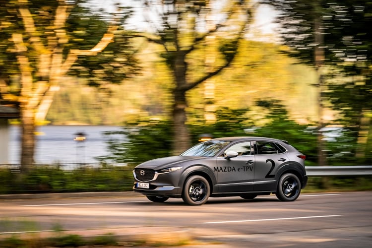 Mazda presentará, con el EV, su primer modelo eléctrico. En su fase de prueba (foto), este SUV se conoció como E-TPV (Prensa Mazda)