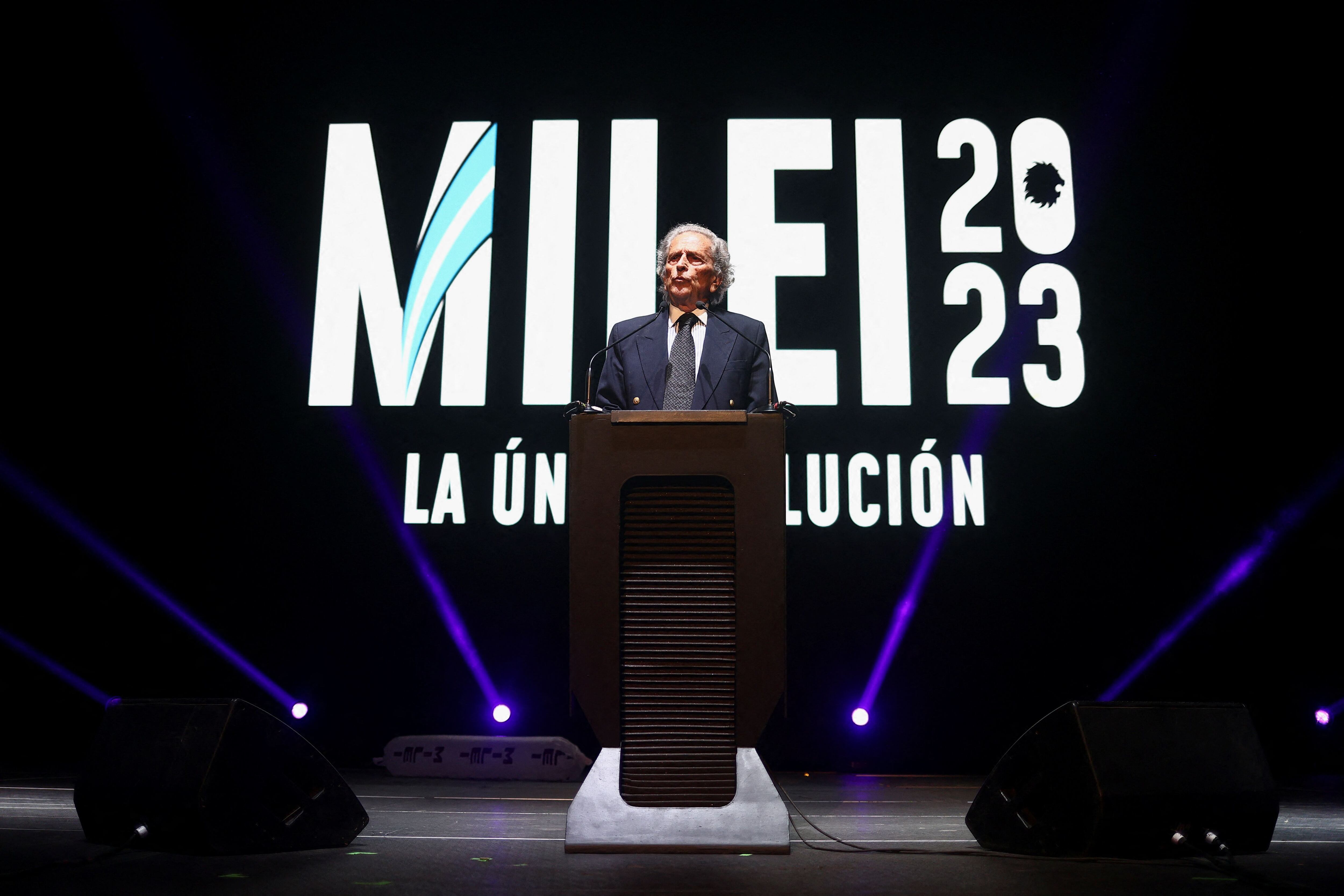 Economist Alberto Benegas Lynch (h) speaks on the day Argentine presidential candidate Javier Milei, of La Libertad Avanza party, closes his electoral campaign ahead of the presidential election, in Buenos Aires, Argentina, October 18, 2023. REUTERS/Matias Baglietto