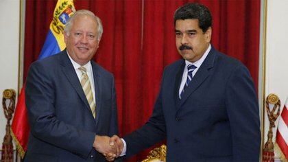 Thomas Shannon se reunió con Nicolás Maduro a pedido del presidente de los Estados Unidos, Barack Obama.