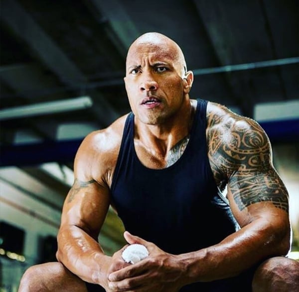 Dwayne Johnson cobra un millón de dólares por permitir acceso a sus seguidores en las redes sociales