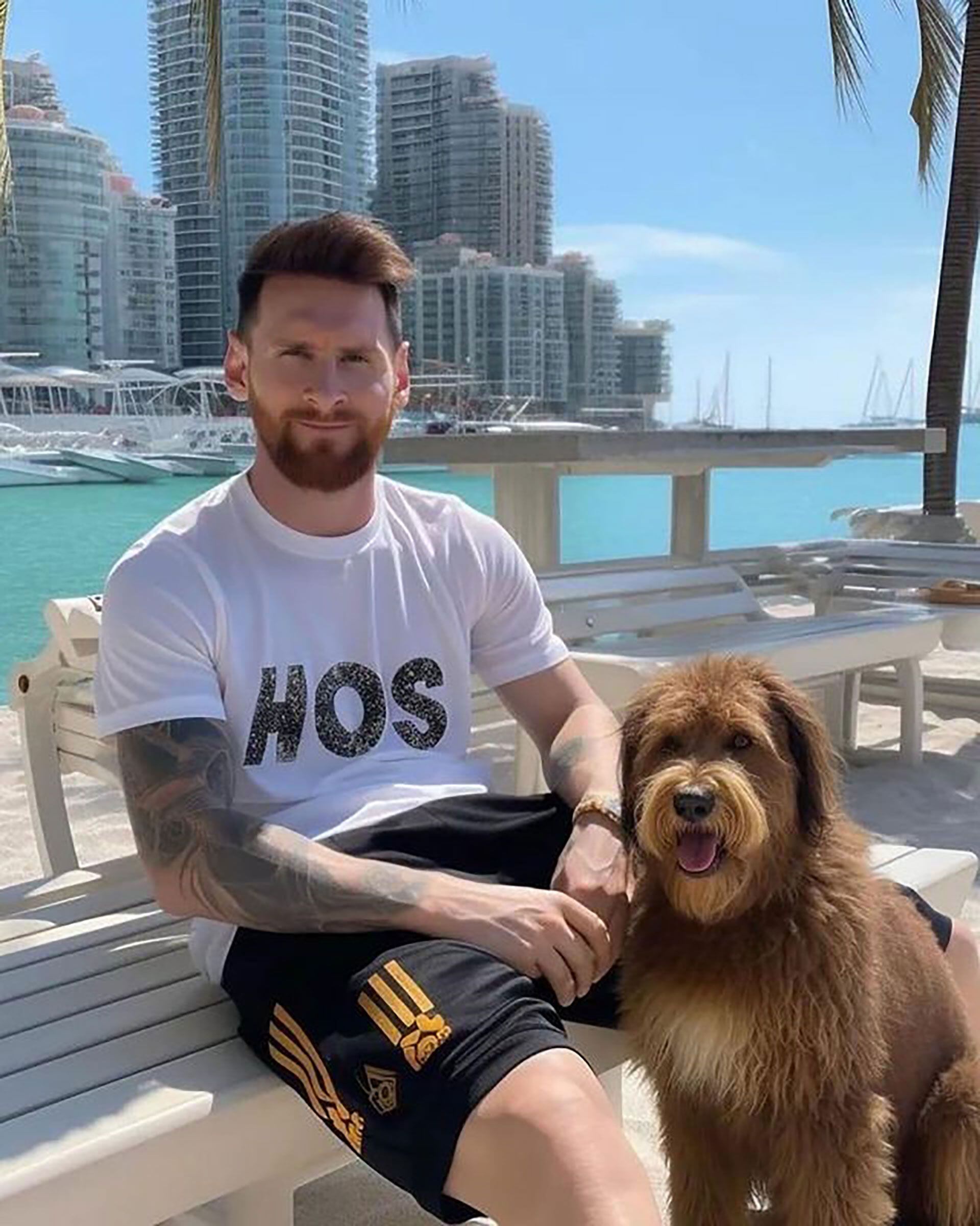 Las fotos hasta recrearon a Messi junto a una tierna mascota (Instagram: @chatgptricks)