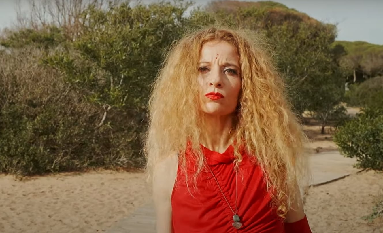 Carmen Velasco en el videoclip de su canción ´Derrumbe´.