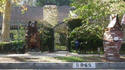 La casa de la avenida Encino en Encino, California, donde Brynn asesinó a Phil Hartman y luego se quitó la vida (Barry King/ Alamy Stock Photo)
