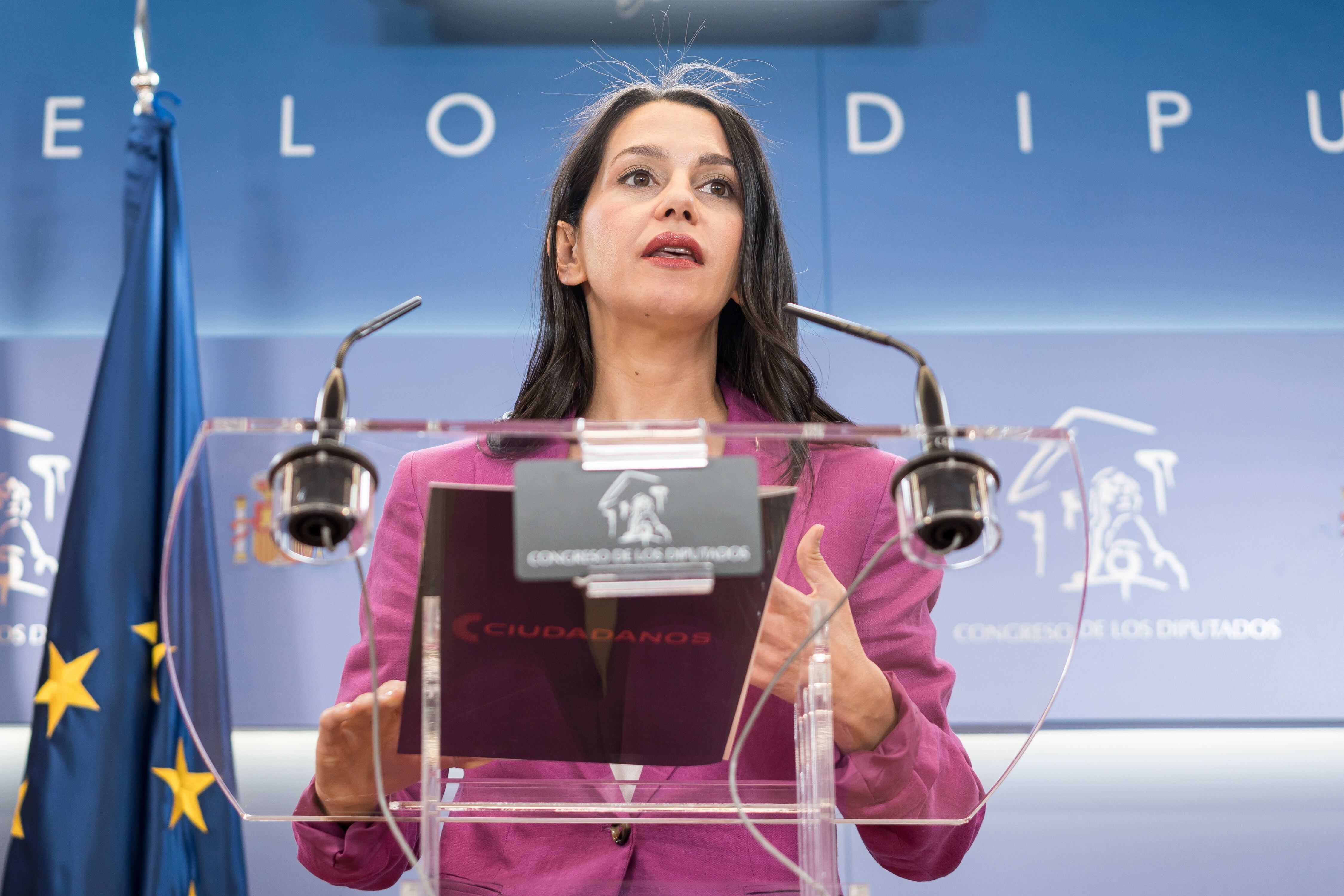 La portavoz de Ciudadanos en el Congreso, Inés Arrimadas, anuncia que deja la política. (Diego Radamés/Europa Press)
