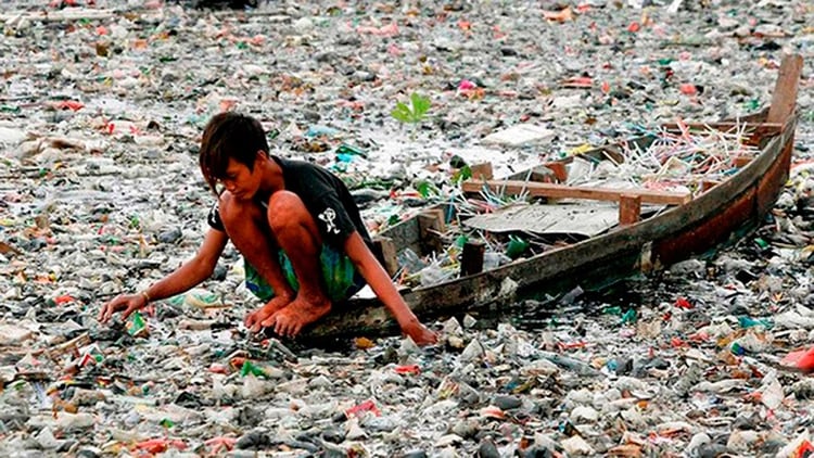 Navegando un mar de basura en India (ONU