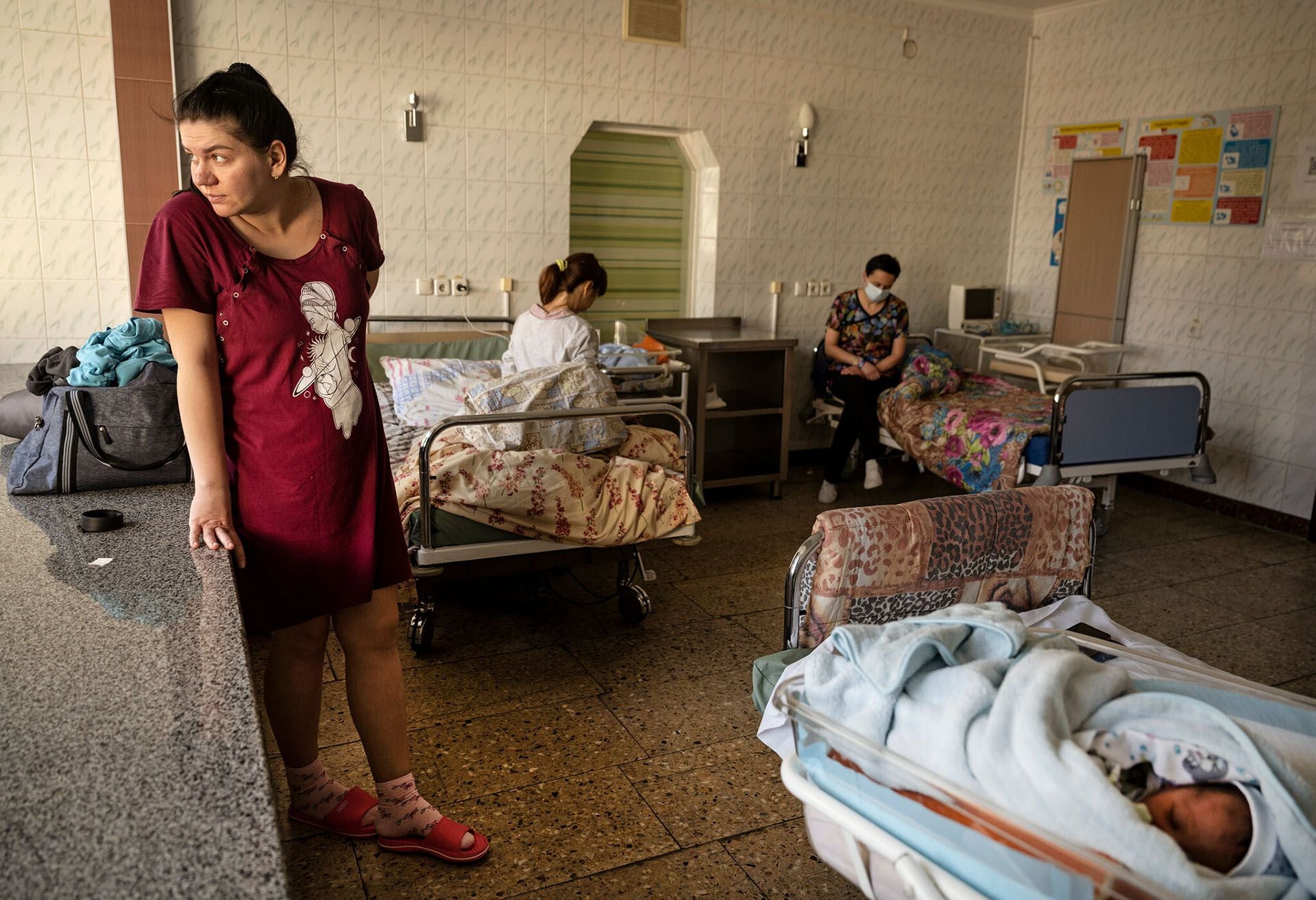Yulia Sobchenko, de 27 años, al día siguiente de dar a luz a Mykhailo. Es "un niño de la guerra", dijo de su hijo