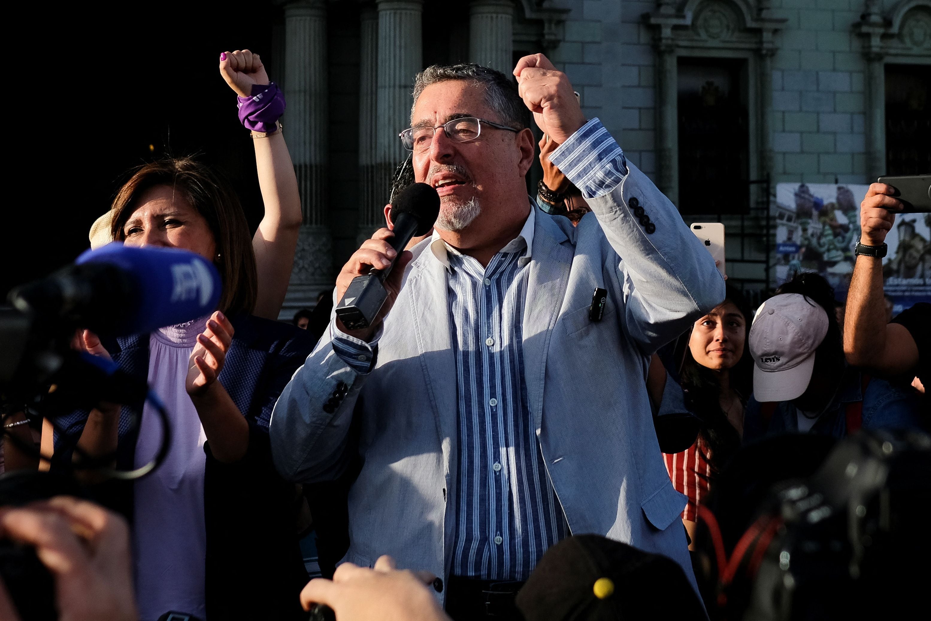 Quién es Bernardo Arévalo, el profesor que rompió el sistema político de Guatemala y puede convertirse en presidente - Infobae