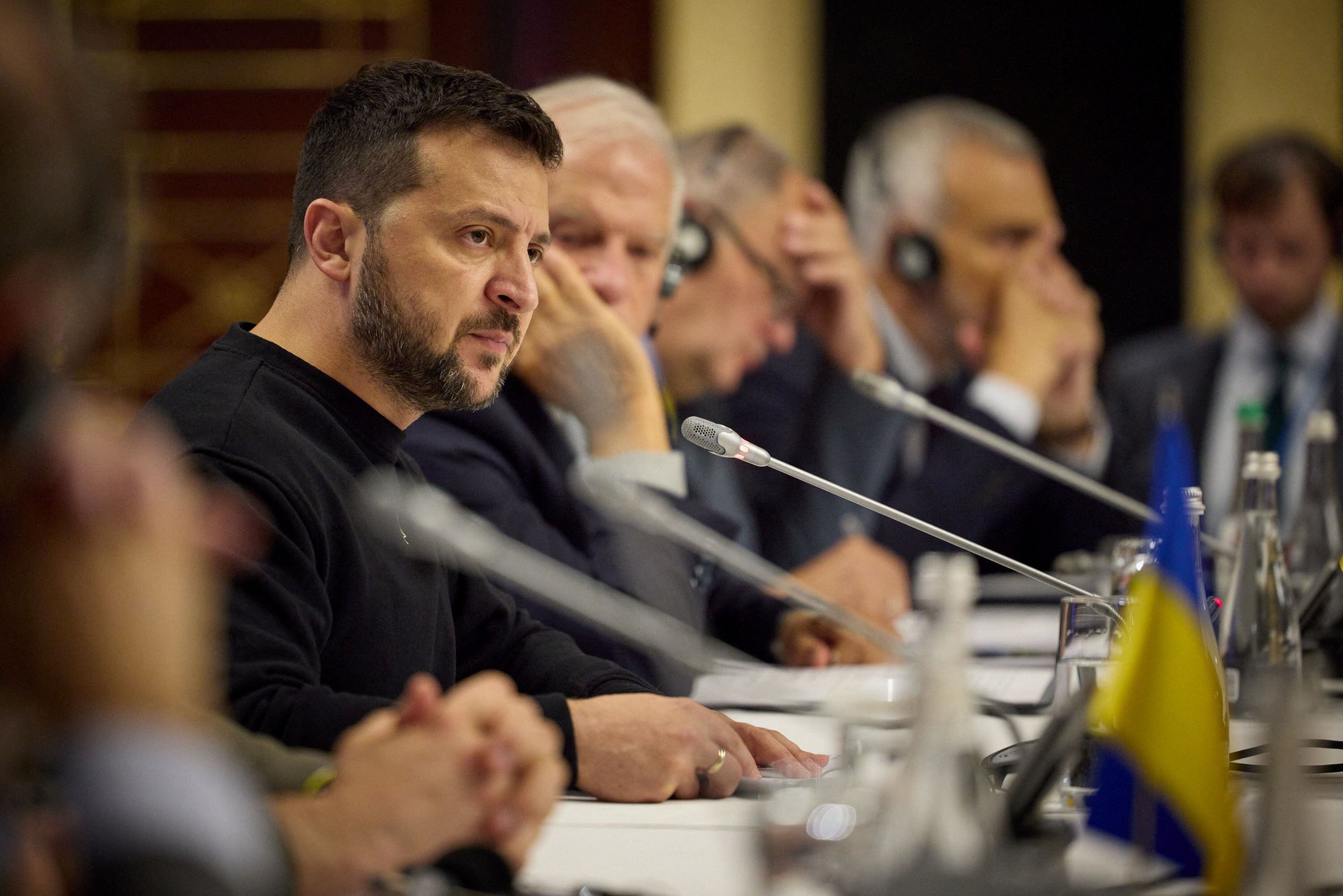 Zelensky durante la cumbre de este lunes en Kiev (REUTERS)