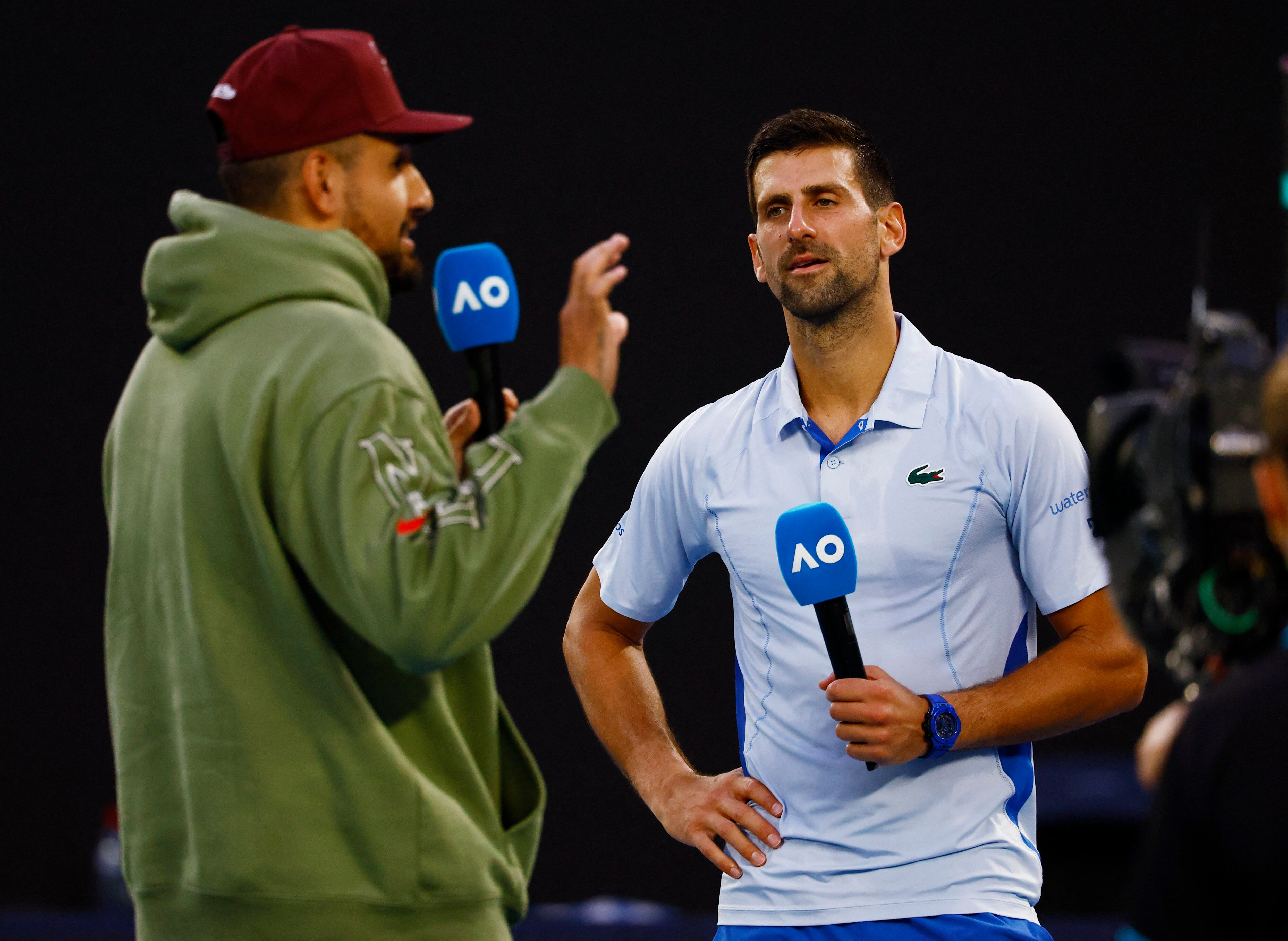 Nick Kyrgios entrevista a Novak Djokovic (REUTERS/Issei Kato)
