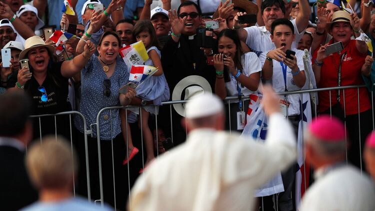 El papa Francisco saludó a los fieles en Panamá(Reuters)