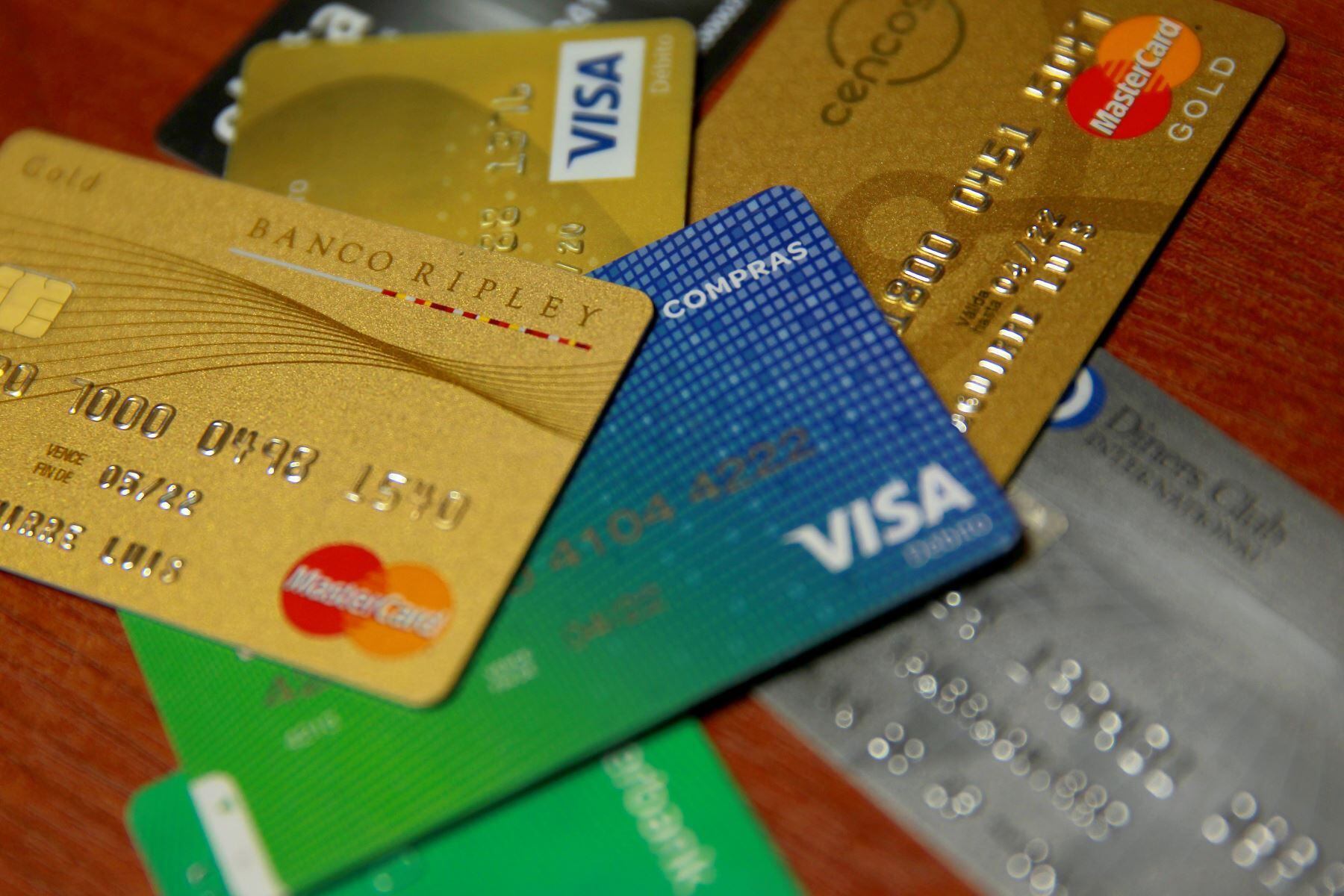 Los bancos no pueden cobrar ciertas comisiones a las tarjetas de crédito